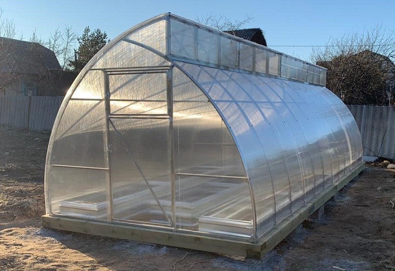 Теплица по митлайдеру из поликарбоната